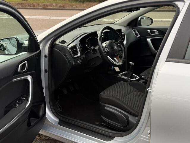 KIA CEE D 1.5 T-GDI 160PK CARPLAY CAMERA STOEL/STUUR VERWARMING