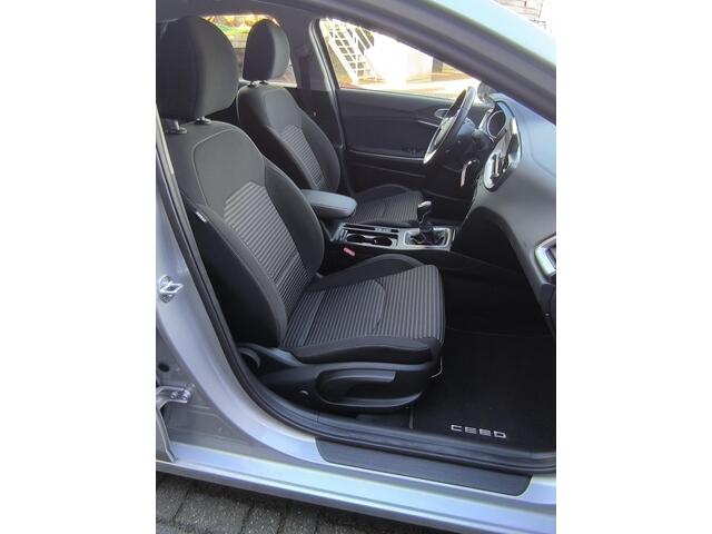 KIA CEE D Ceed 1.0 T-GDi DynamicLine Carplay,Grote Navi, Camera, All season banden, climate en adative cruise control, garantie tot 2030