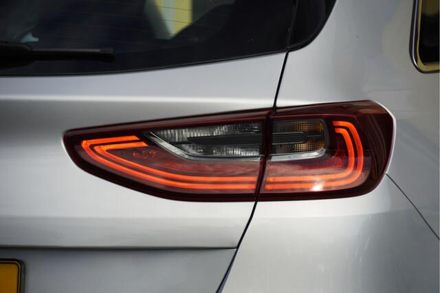 KIA CEE D Ceed 1.0 T-GDi 5drs DynamicLine BJ2023 Lmv 16" | Led V+A | Pdc | Achteruitrijcamera | App-Connect | Navi | Climate control | Cruise control | Getint glas