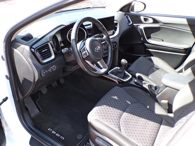 KIA CEE D Ceed 1.4 T-GDi DynamicPlusLine 141 PK,,, stuurverwarming nw banden