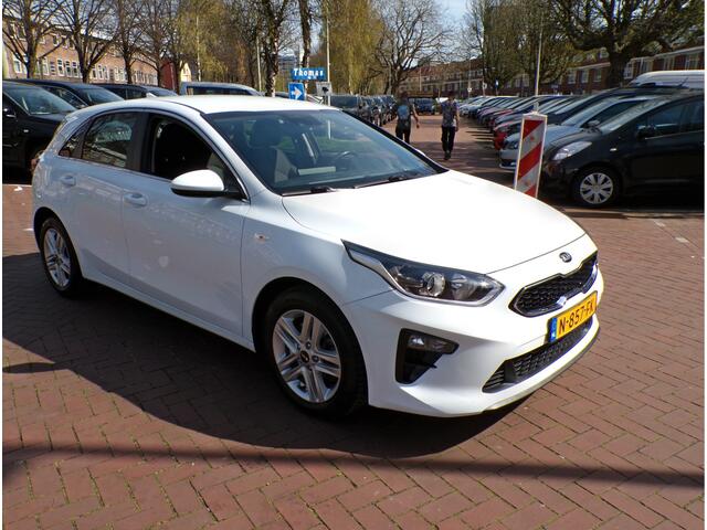 KIA CEE D Ceed 1.4 T-GDi DynamicPlusLine 141 PK,,, stuurverwarming nw banden