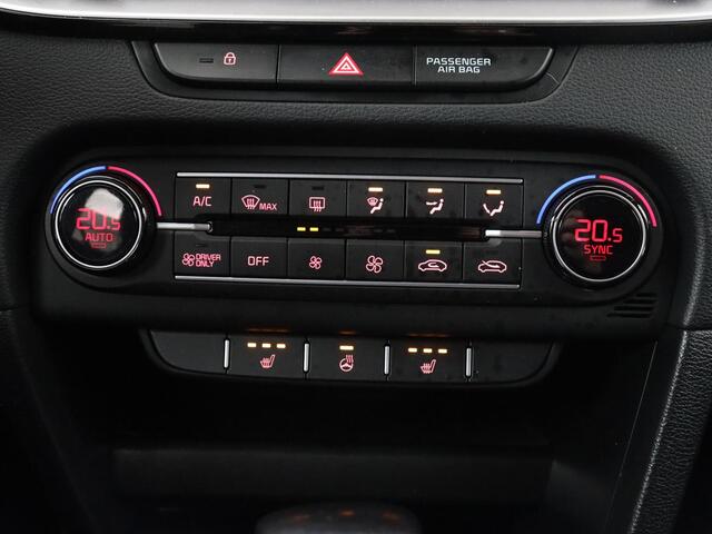 KIA CEE D Ceed 1.6 GDI PHEV DynamicPlusLine | SOH 96% | Stoelverwarming | Adaptive cruise | Camera | Carplay | Stuurverwarming | Navigatie | Full LED | Climate control | Half leder | Plug In