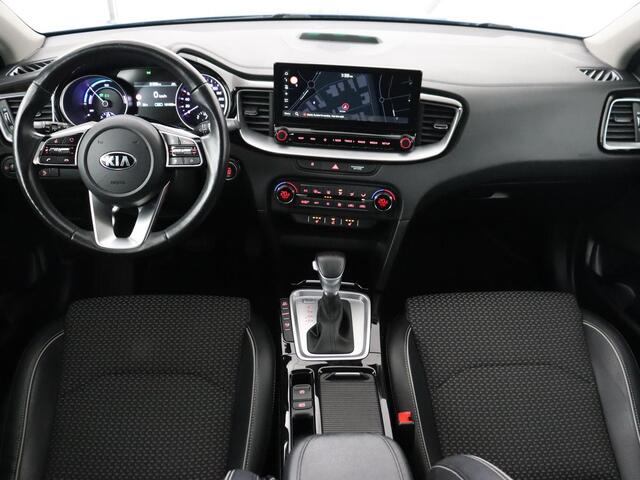 KIA CEE D Ceed 1.6 GDI PHEV DynamicPlusLine | SOH 100% | Stoel & stuurverwarming | Trekhaak | Half leder | Carplay | Camera | Keyless | Full LED | Navigatie | Adaptive cruise | Climate control | Bluetooth | Plug In