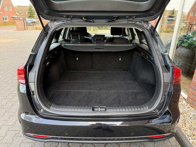 KIA CEE D Ceed Sportswagon 1.0 T-GDi DynamicL. CAMERA / CLIMA / CARPLAY / NAVI / CRUISE / A