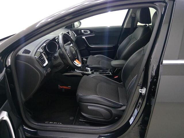 KIA CEE D CEED SPORTSWAGON 1.5 T-GDi DYNAMICPLUSLINE I TREKHAAK (1410KG) I STOEL/STUURVERWARMING I P-CAMERA