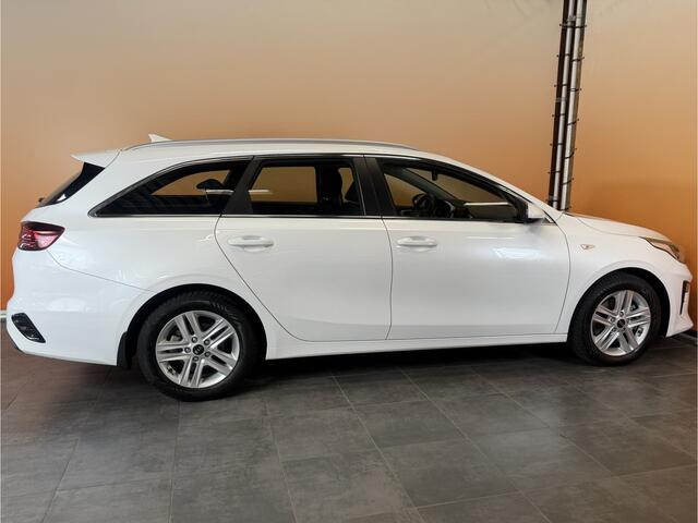 KIA CEE D Ceed Sportswagon 1.5 T-GDi MHEV DynamicLine carplay navi | cruise control | camera