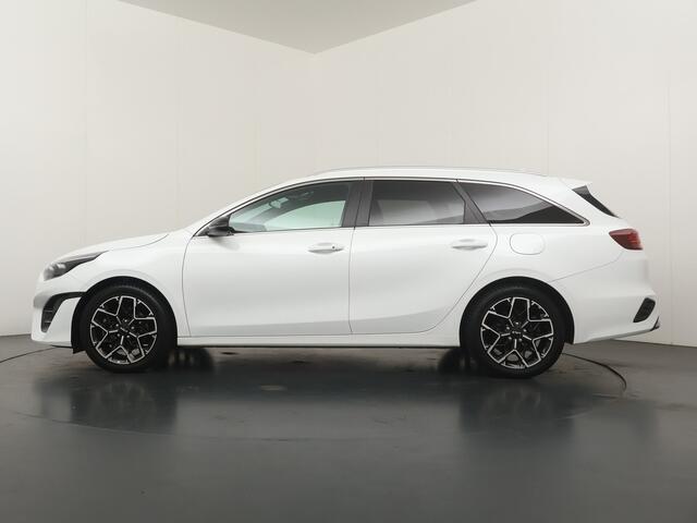 KIA CEE D Ceed Sportswagon 1.5 T-GDi GT-Line - Schuifkantel dak - All-Season banden - Camera - AppleCarplay - Android Auto Fabrieksgarantie tot 03-2032 of 150.000Km