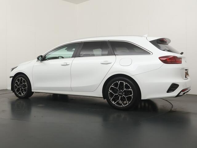 KIA CEE D Ceed Sportswagon 1.5 T-GDi GT-Line - Schuifkantel dak - All-Season banden - Camera - AppleCarplay - Android Auto Fabrieksgarantie tot 03-2032 of 150.000Km