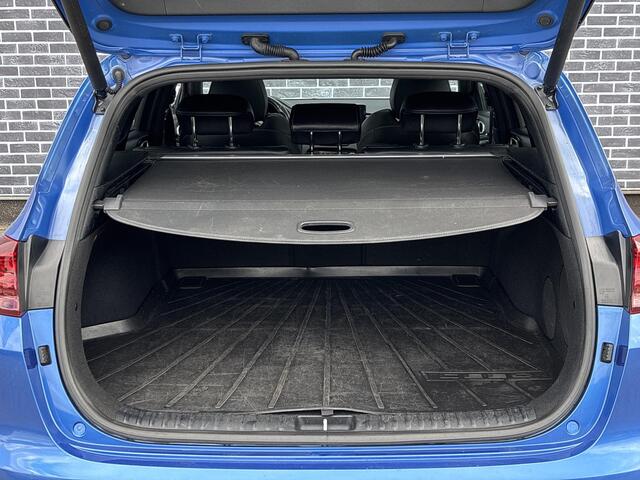 KIA CEE D Ceed SportsWagon 1.4 T-GDI GT-PlusLine | Panoramadak | Achteruitrijcamera | JBL Audio | Sportstoelen | Stoelverwarming voor en achter | LED Koplampen | Keyless Entry | Navigatie |