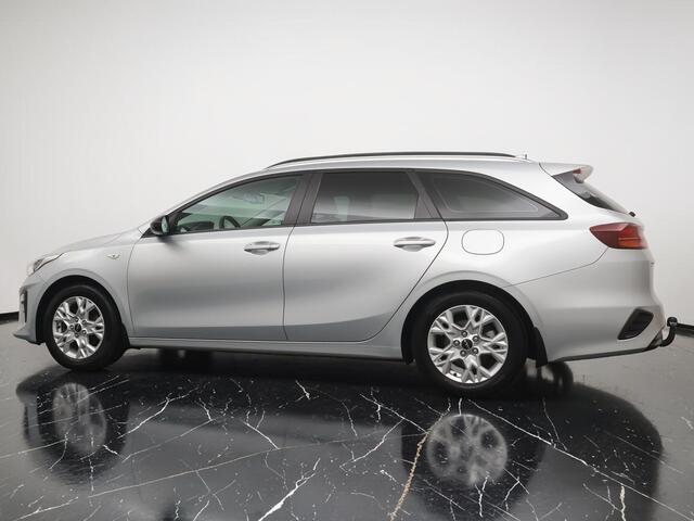 KIA CEE D ceed SW 1.5 T-GDi 160PK DynamicPlusLine - Navigatie - Camera - Stoelverwarming - Climate control - Afneembare trekhaak - Fabrieksgarantie tot 06-2028