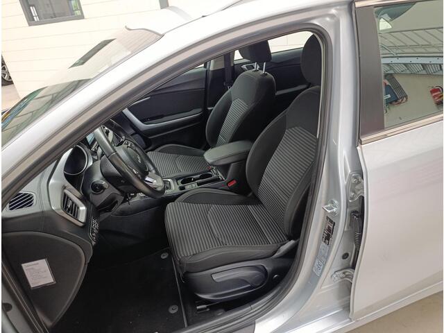 KIA CEE D Ceed Sportswagon 1.0 T-GDi MHEV DynamicLine Airco (automatisch) | Lmv | Pdc | Navi | Cv op afstand