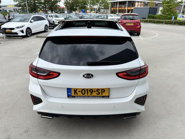 KIA CEE D Ceed 1.6 T-GDi GT Panoramadak | Automaat
