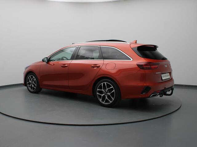 KIA CEE D Ceed Sportswagon T-GDi GT-Line 160pk Camera | Adapt. Cruise | Stoel-/stuurverw. | Panoramadak | Trekhaak afneembaar.