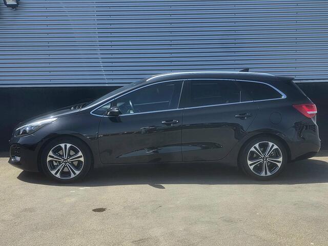 KIA CEE D cee'd Sportswagon 1.0 T-GDi GT-Line Summer Edition Schuif/kanteldak, Trekhaak, Nieuw geleverd en dealeronderhouden, Stoel- & Stuurwiel verwarmd, Navigatie, Climate control