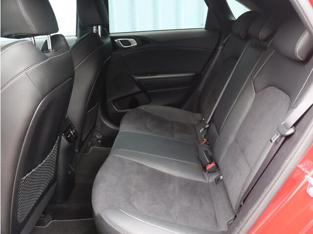 KIA CEE D Ceed 1.5 T-GDi 160PK AUTOMAAT GT-Line | NAVI | PANO-DAK | CAMERA | STOEL/STUUR VERW. |