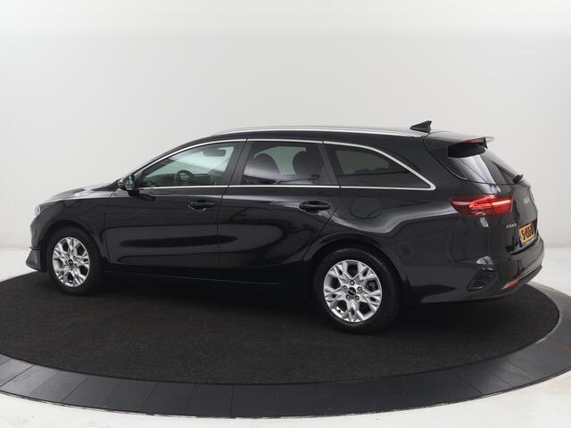 KIA CEE D Ceed 1.5 T-GDi DynamicPlusLine | Stoelverwarming | Adaptive cruise | Camera | Carplay | Half leder | Stuurverwarming | Navigatie | Full LED | Side Assist | Climate control | Parkeerhulp | Keyless | Elektrische klep