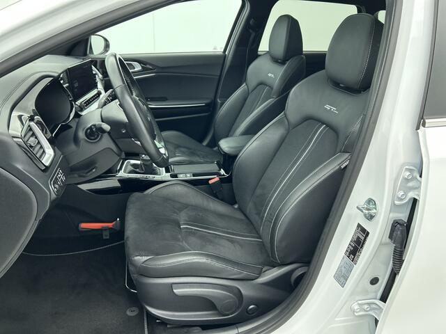 KIA CEE D Ceed Sportswagon 1.5 T-GDi GT-Line | Panorama-dak | Camera | Apple Carplay/Android Auto | Elektrische achterklep | Nederlandse Auto |