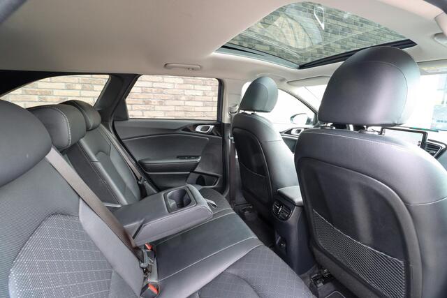 KIA CEE D Ceed Sportswagon 1.6 GDI PHEV ExecutiveLine | Panoramadak | Trekhaak | Adaptieve cruise | Rijklaarprijs - incl.garantie