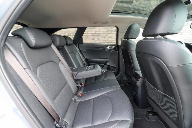 KIA CEE D Ceed Sportswagon 1.6 GDI PHEV ExecutiveLine | Panoramadak | Trekhaak | Adaptieve cruise | Rijklaarprijs - incl.garantie