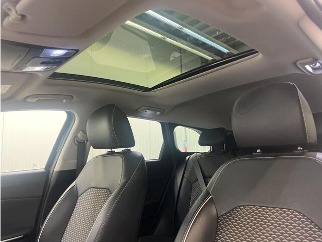 KIA CEE D Ceed Sportswagon 1.0 T-GDi 120PK ExecutiveLine / Panorama-schuifdak / 1/2 Leder / Navigatie / Airco-ecc./ Pdc+Camera / Stoel-Stuurverwarming /