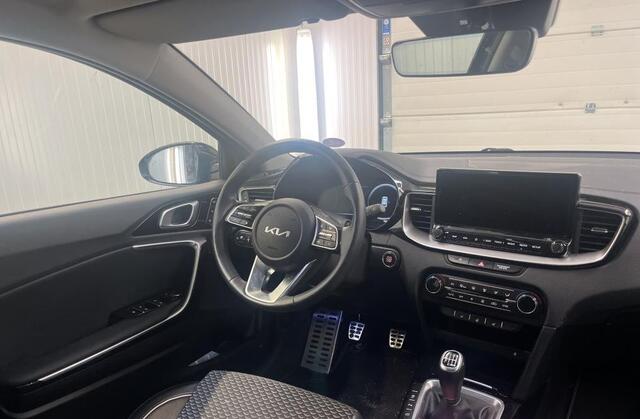 KIA CEE D Ceed Sportswagon 1.0 T-GDi 120PK ExecutiveLine / Panorama-schuifdak / 1/2 Leder / Navigatie / Airco-ecc./ Pdc+Camera / Stoel-Stuurverwarming /