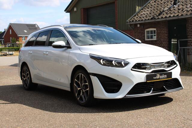 KIA CEE D Ceed Sportswagon 1.6 GDI PHEV PREMIUM SOh PANO LEER LED NAVI 69000KM!!!