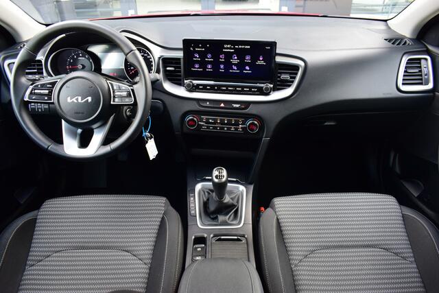 KIA CEE D Ceed 1.0 T-GDi DynamicLine | 2.936 km | Camera | Navigatie | Climate Control | Tot 10j. Kia Garantie |