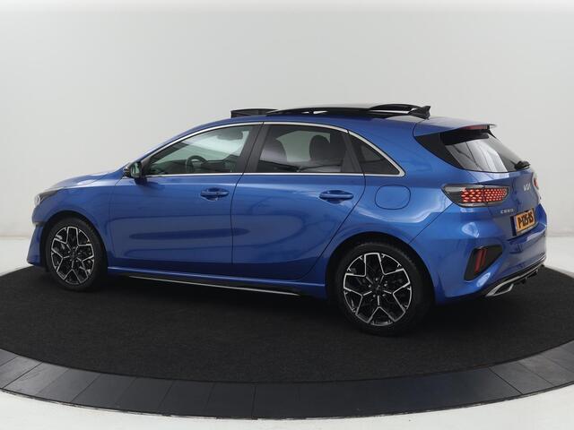 KIA CEE D Ceed 1.5 T-GDi GT-Line | Panoramadak | Trekhaak | Stuur/stoel verwarming | Camera | Park assist | Adaptive cruise | Carplay | Dodehoek detectie | Virtual |