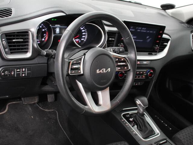 KIA CEE D Ceed Sportswagon 1.5 T-GDi 160pk Automaat DynamicLine Climate control Adaptieve cruise control Stuurverwarming Stoelverwarming Navigatie Apple Carplay/ Android Auto Lichtmetalen velgen Achteruitrijcamera