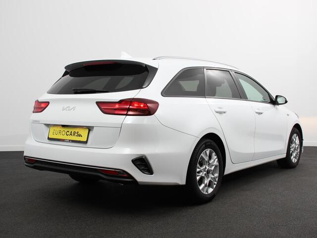 KIA CEE D Ceed Sportswagon 1.5 T-GDi 160pk Automaat DynamicLine Climate control Adaptieve cruise control Stuurverwarming Stoelverwarming Navigatie Apple Carplay/ Android Auto Lichtmetalen velgen Achteruitrijcamera