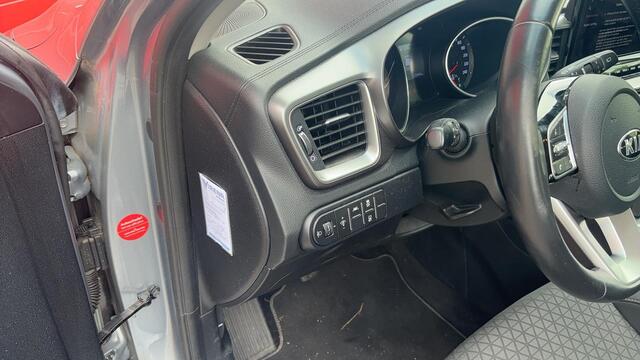 KIA CEE D Ceed Sportswagon 1.0 T-GDi DynamicLine TREKHAAK / CARPLAY / CAMERA / NAVI / CLIMA / PDC / BLUETOOTH / CRUISE / DAB+ / NL-AUTO