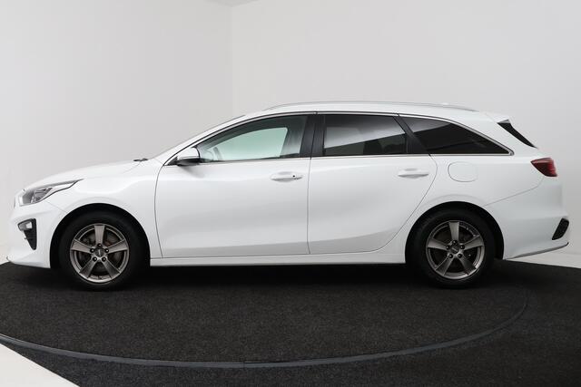 KIA CEE D Ceed Sportswagon 1.0 T-GDi DynamicPlusLine (STOEL/STUUR VERWARMING, NAVIGATIE, CAMERA, PARKEERSENSOREN)