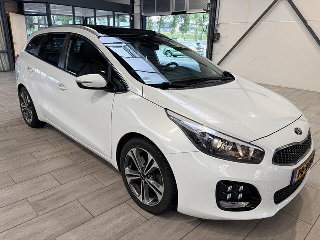 KIA CEE D cee'd Sportswagon 1.0 T-GDi 120pk GT-Line Summer Edition | Pano | Camera | Clima | Cruise | Stoel // Stuurwiel verwarming | All-Season banden |