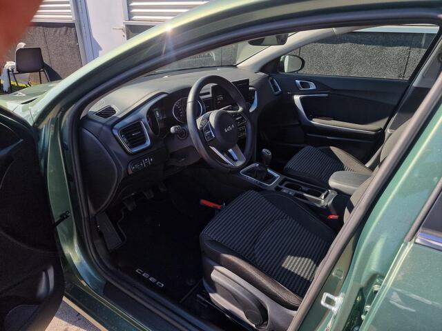 KIA CEE D Ceed Sportswagon 1.5 T-GDi DynamicLine Trekhaak, navigatie Apple CarPlay/Android Auto, parkeersensoren v&a, cruise control, 1e eign. BTW-auto