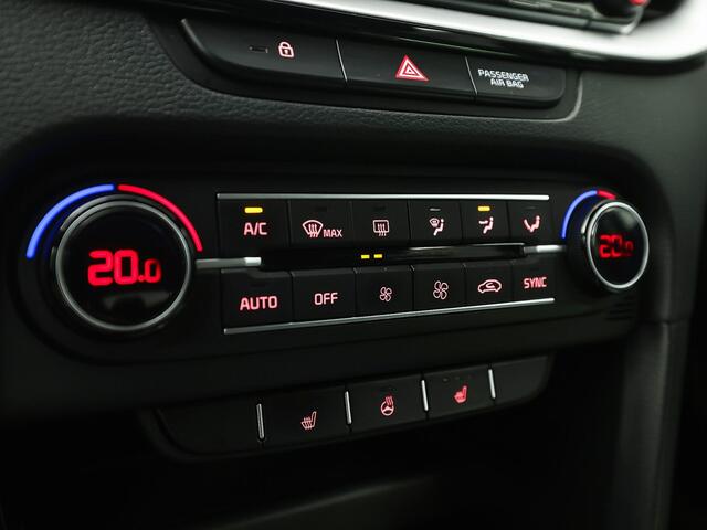 KIA CEE D Ceed 1.5 T-GDi DynamicPlusLine 160Pk Automaat (APPLE CARPLAY, GROOT NAVI, STUUR/STOELVERWARMING, SPORTSTOELEN, CAMERA, ADAPTIVE CRUISE, GETINT GLAS, NIEUWSTAAT)