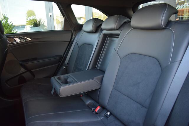 KIA CEE D Ceed Sportswagon 1.5 T-GDi MHEV GT-Line Edition | Trekhaak | Stoel-/ Stuurverwarming | Adaptieve Cruise Control | Tot 10Jr. Kia-Garantie |