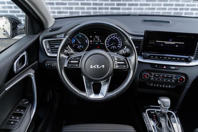 KIA CEE D Ceed Sportswagon 1.6 GDI PHEV DynamicPlusLine | Plug-in Hybrid (PHEV) | Achteruitrijcamera | Parkeersensoren | Stoelverwarming | Stuurverwarming | Navigatie | Apple Carplay | Android Auto | Keyless Entry | Cruise Control Adaptief | Dodehoekdetectie