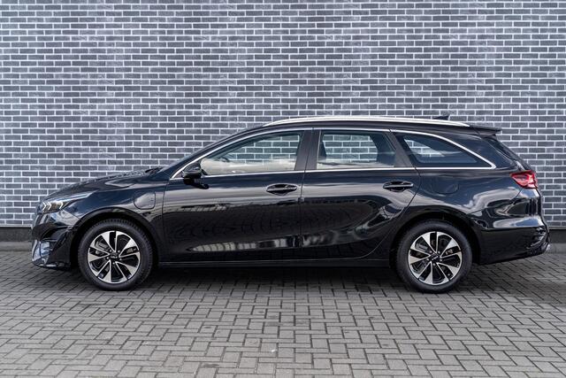 KIA CEE D Ceed Sportswagon 1.6 GDI PHEV DynamicPlusLine | Plug-in Hybrid (PHEV) | Achteruitrijcamera | Parkeersensoren | Stoelverwarming | Stuurverwarming | Navigatie | Apple Carplay | Android Auto | Keyless Entry | Cruise Control Adaptief | Dodehoekdetectie