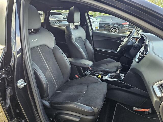 KIA CEE D Ceed Sportswagon 1.5 T-GDi GT-Line 160 pk | Full option | half leder | Panoramadak | Afneembare trekhaak | Stoel- en stuurwielverwarming | Digitaal dashboard etc.