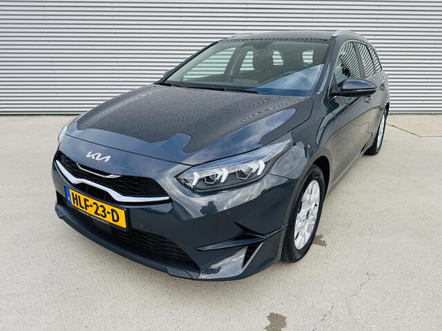 KIA CEE D Ceed Sportswagon 1.5 T-GDi DynamicLine Eerste Eigenaar | Trekhaak | Climate Control | Navigatie | Apple Carplay & Android Auto | Cruise Control