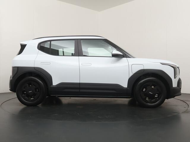 KIA EV2 Air 42.2 kWh - Stoel-/Stuurverwarming - Adaptieve Cruise Control - Achteruitrijcamera - Navigatie - Fabrieksgarantie t/m 2033