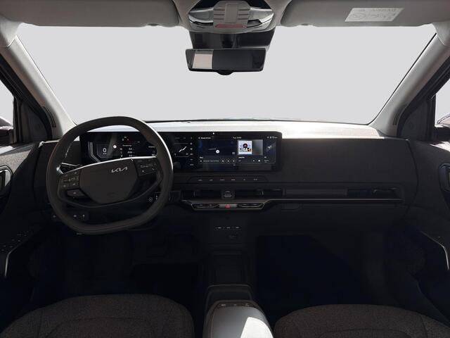 KIA EV2 Plus 42.2 kWh 4p. | Privacy Glass | Dual zone climate control | Stoel- en stuurwielverwarming | 18" lichtmetalen velgen | Regensensor |