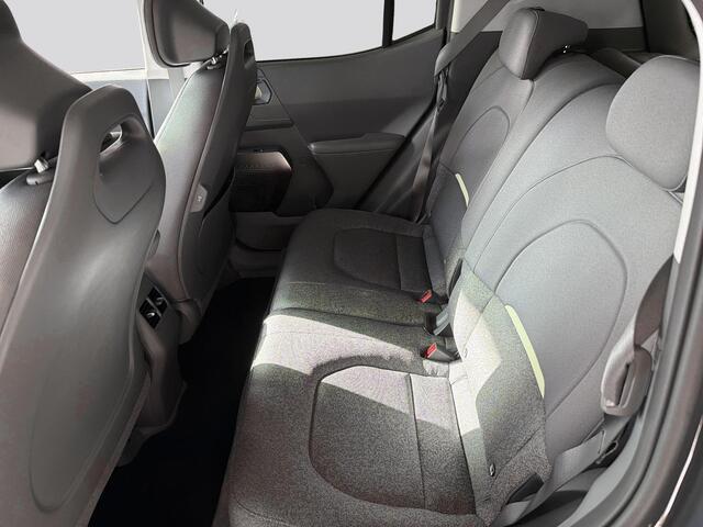 KIA EV2 Plus 42.2 kWh 4p. | Privacy Glass | Dual zone climate control | Stoel- en stuurwielverwarming | 18" lichtmetalen velgen | Regensensor |