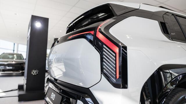 KIA EV3 Air 81.4 kWh Private Lease vanaf ¤389,- | Nu te bestellen | SEPP subidie ¤2950,- | Tijdelijk gratis metallic lak | Geen BPM