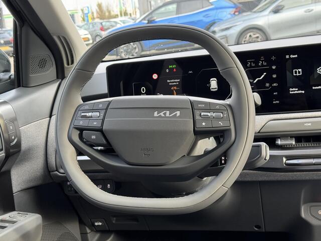 KIA EV3 Plus Advanced 81.4 kWh Beschikbaar voor proefritten | Schuif/kantel dak | Stoelverwarming | Keyless
