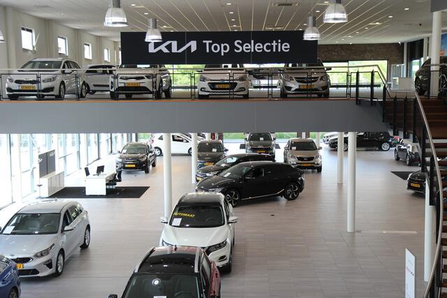KIA EV3 GT-PlusLine 81.4 kWh - Rijdende Demo - Draadloze Apple CarPlay / Android Auto - Stoel en stuurwiel verwarming - Panoramadak - Harman Kardon Audio - Dodehoek assistent - Fabrieksgarantie tot 11-2031
