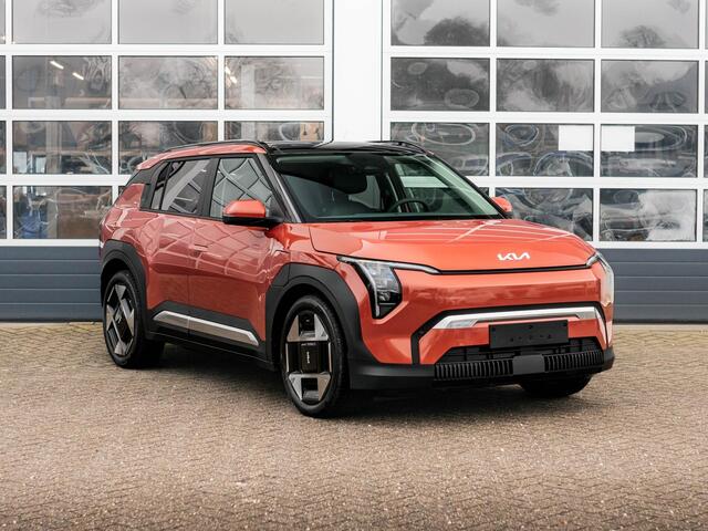 KIA EV3 Plus Advanced 81.4 kWh | 600km Rijbereik | Navi | 19" | Adapt. Cruise | Clima | Schuif/Kanteldak | Stoel&Stuurverw. | Priv Glass | BSM | Harman Kardon
