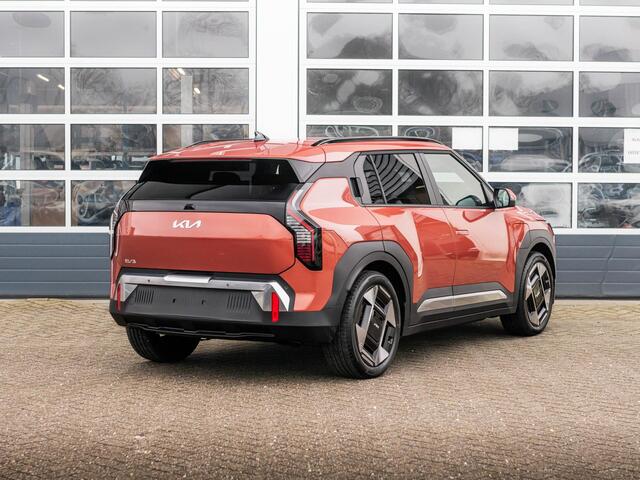 KIA EV3 Plus Advanced 81.4 kWh | 600km Rijbereik | Navi | 19" | Adapt. Cruise | Clima | Schuif/Kanteldak | Stoel&Stuurverw. | Priv Glass | BSM | Harman Kardon