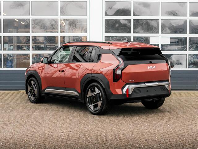 KIA EV3 Plus Advanced 81.4 kWh | 600km Rijbereik | Navi | 19" | Adapt. Cruise | Clima | Schuif/Kanteldak | Stoel&Stuurverw. | Priv Glass | BSM | Harman Kardon