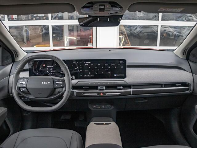 KIA EV3 Plus Advanced 81.4 kWh | 600km Rijbereik | Navi | 19" | Adapt. Cruise | Clima | Schuif/Kanteldak | Stoel&Stuurverw. | Priv Glass | BSM | Harman Kardon